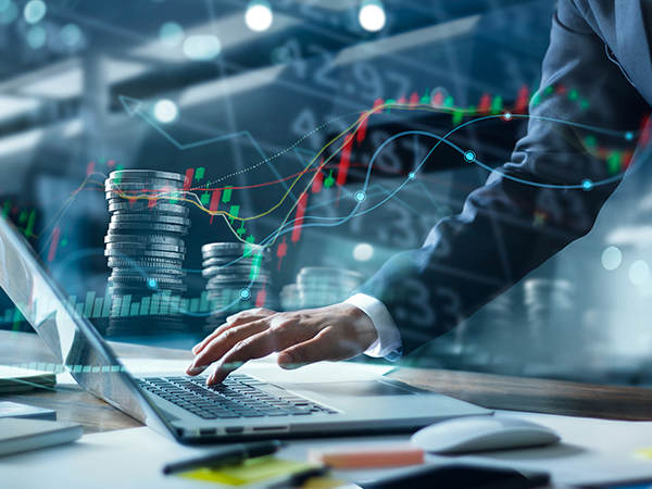 南向游资套利路径隐现：“炒小、炒新、炒妖”，借纳入港股通安全撤退