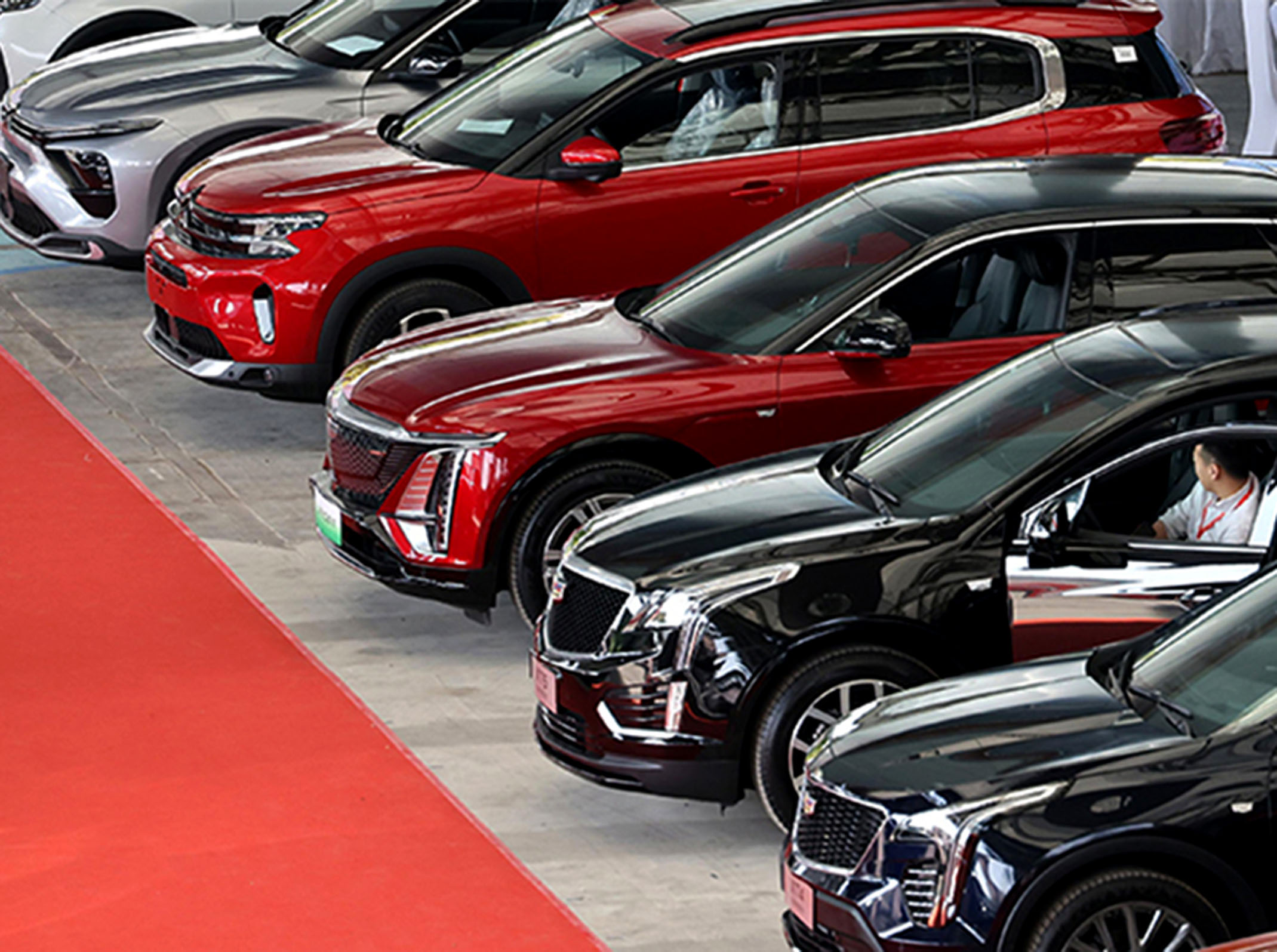 二手燃油车单辆拍卖，新能源车却1000辆一包卖