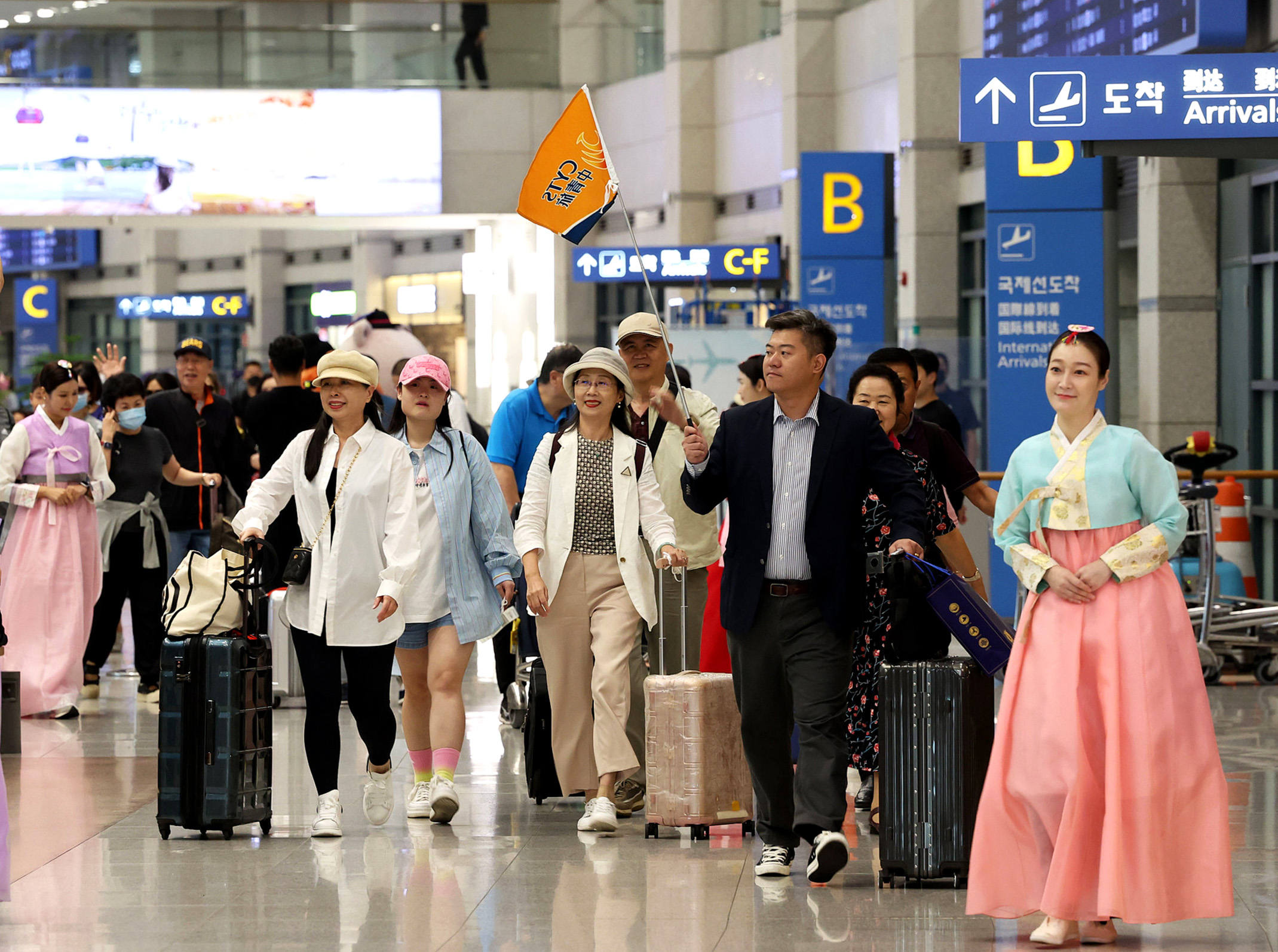 旅行社撤下日本游：韩国取代日本成最热出境游目的地，这些日企股价下跌