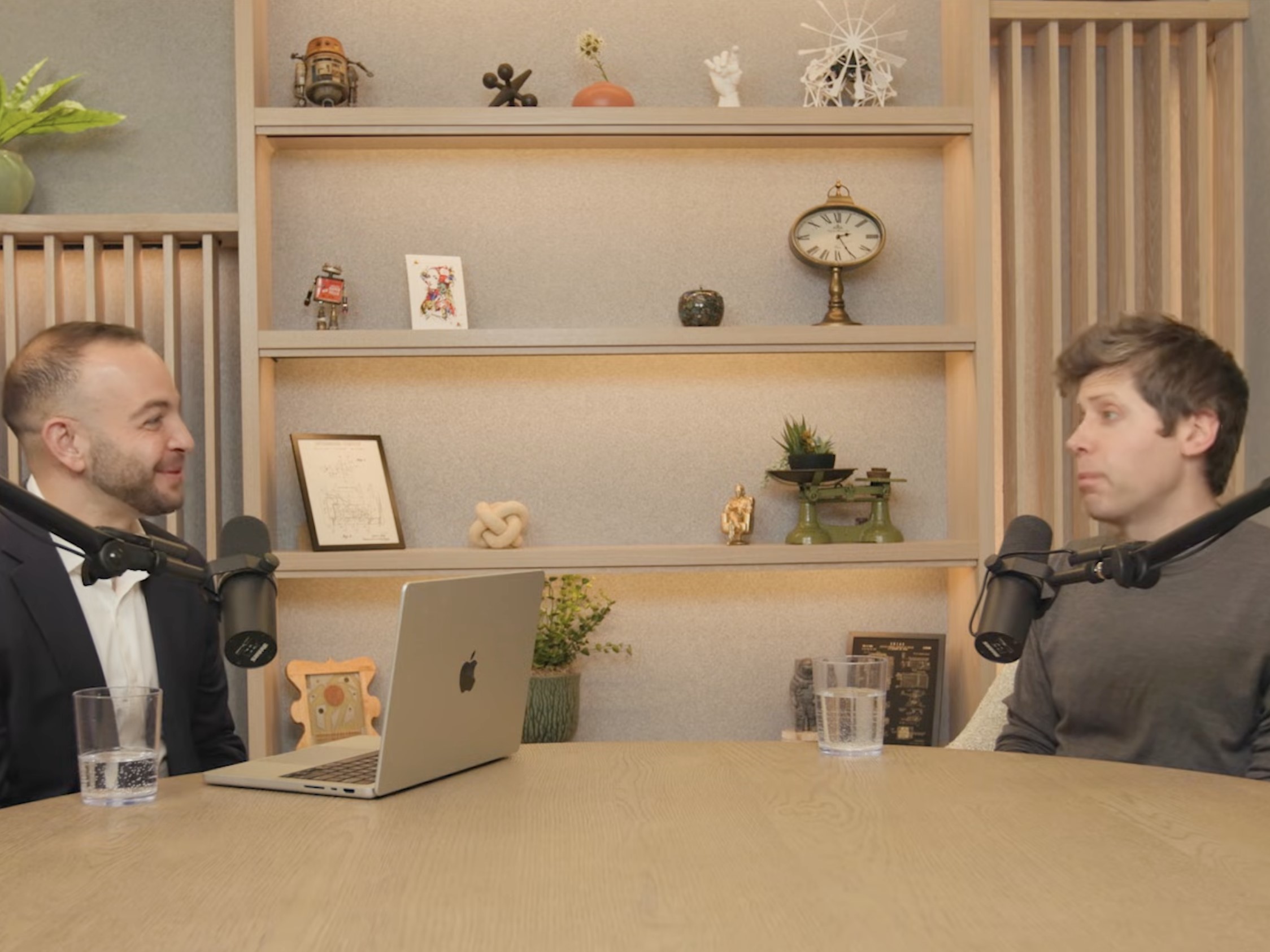 奥尔特曼最新预测！未来告别屏幕和键盘，OpenAI上市会很晚