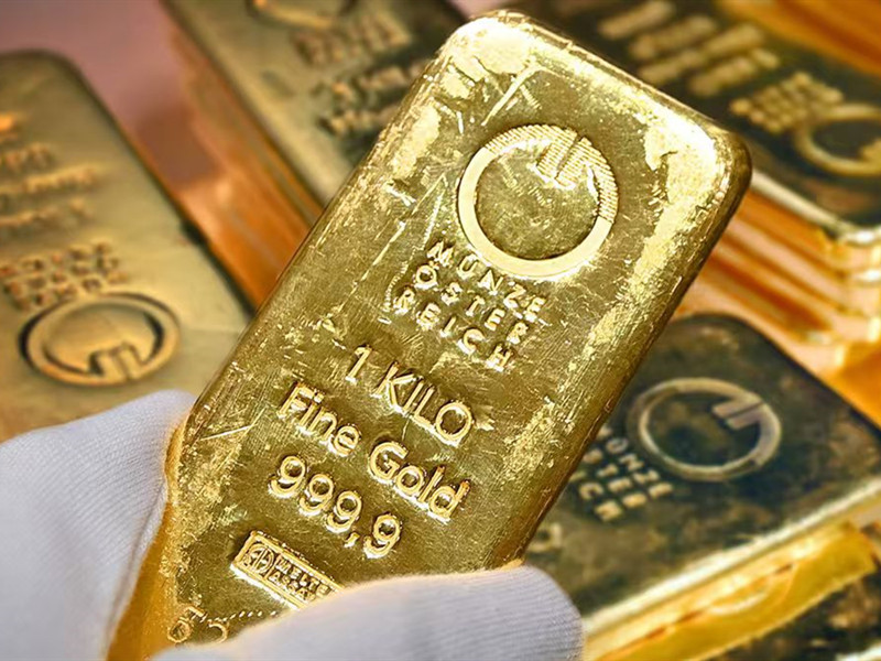 黄金再创历史新高，金矿股何时追上？