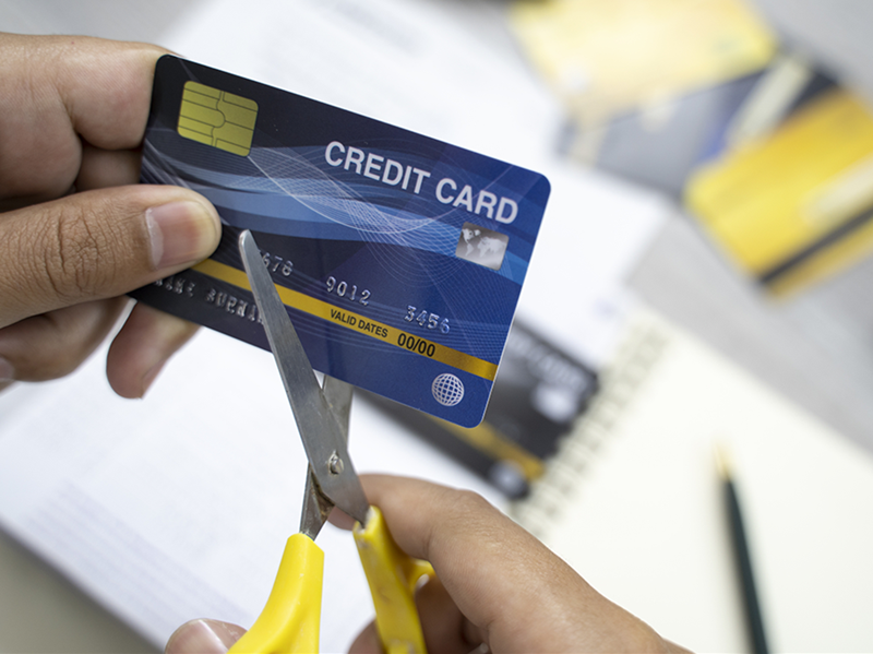 信用卡市场持续收缩，三年累计减少1亿张