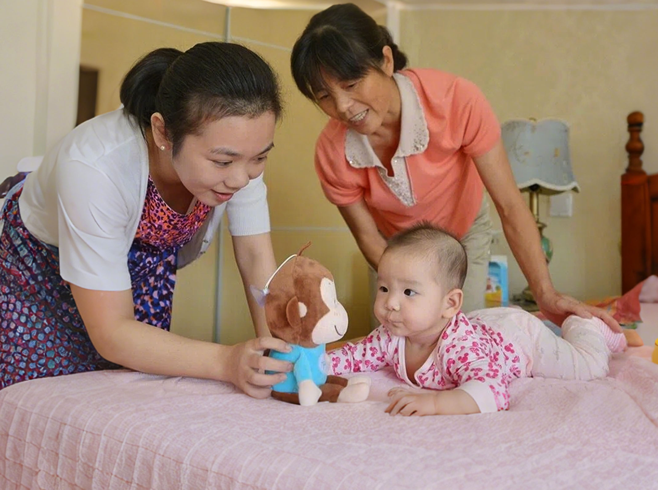 “生娃不花钱”明年落地，国家医保局连发五文回应关切