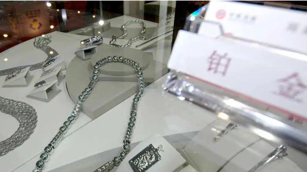 美债日债抛售潮VS黄金铂金创新高：贵金属进入周期性牛市