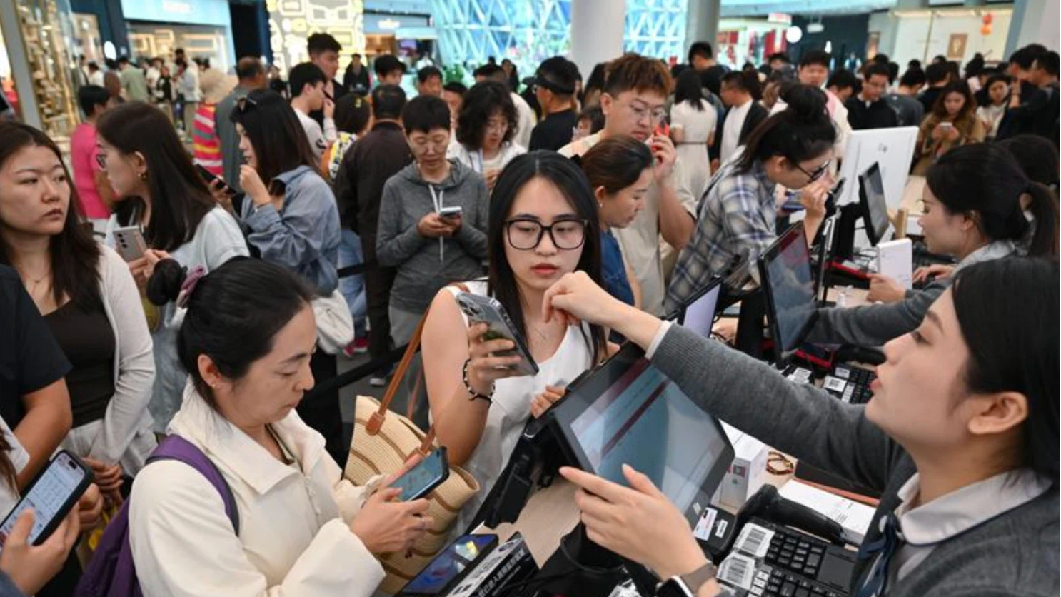 新年两场国常会聚焦促消费，多部门部署居民增收计划