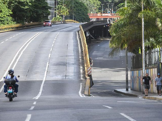 中国委内瑞拉唯一直飞航线中断，游客与海运物流遭遇剧变