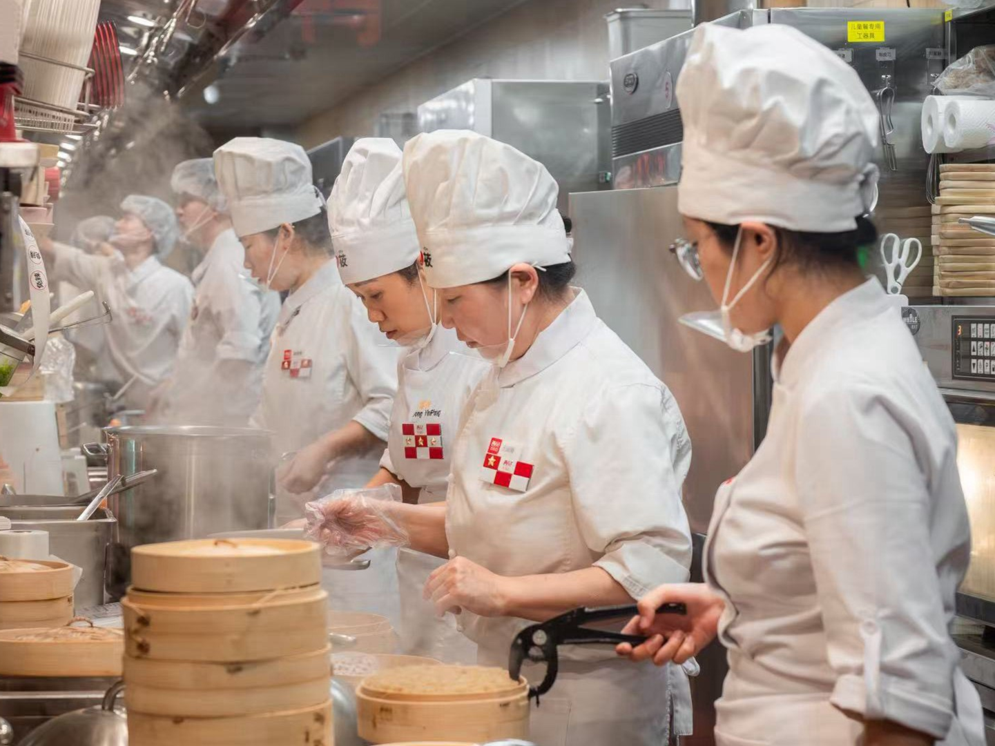 西贝将关闭102家门店，最严峻时全国门店客流暴跌45%