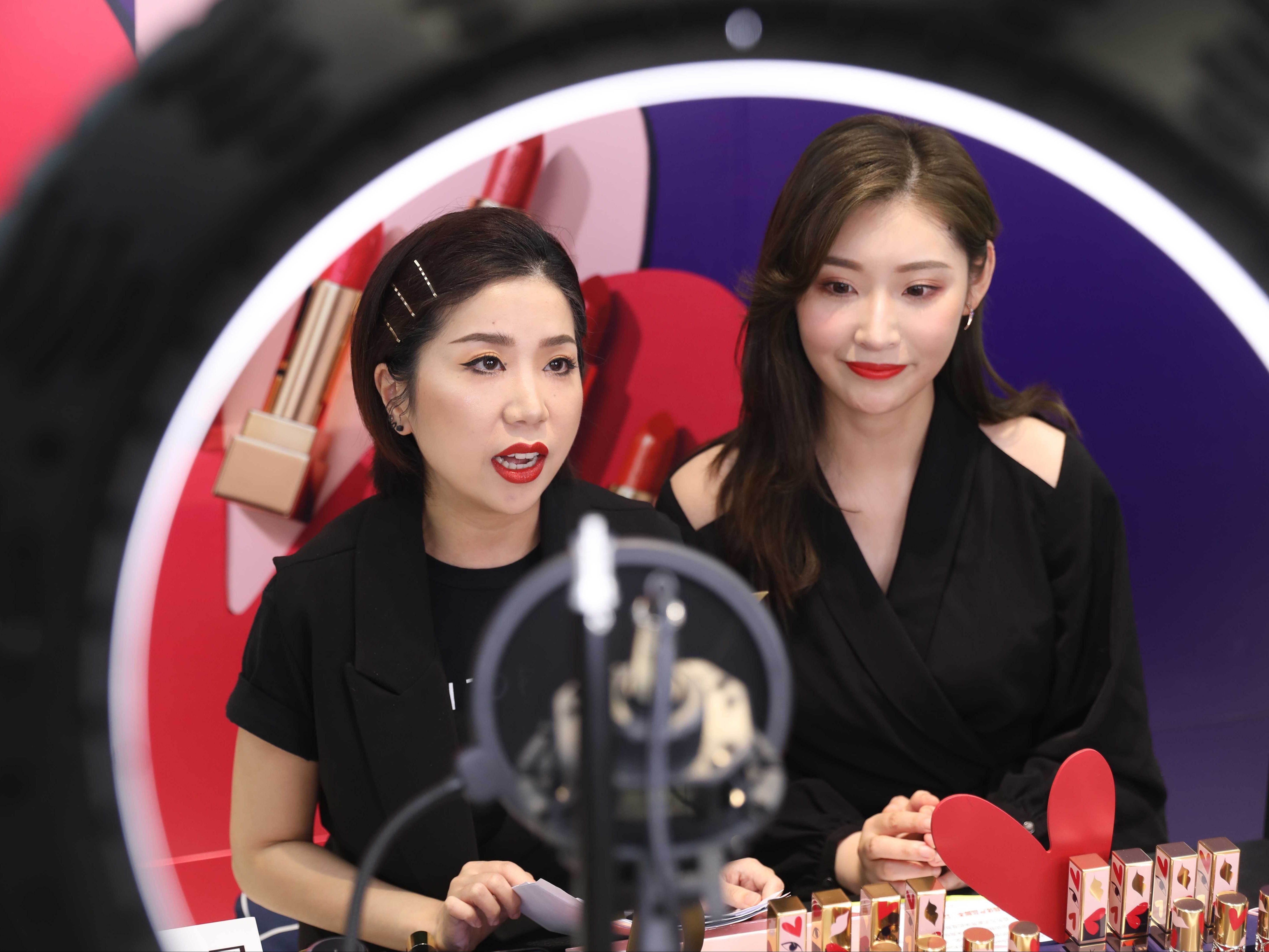 美妆企业失去流量红利，它们正在放弃达人直播 | 海斌访谈