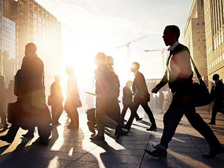 离职率连续三年下滑，职场人的跳槽热情降温了？