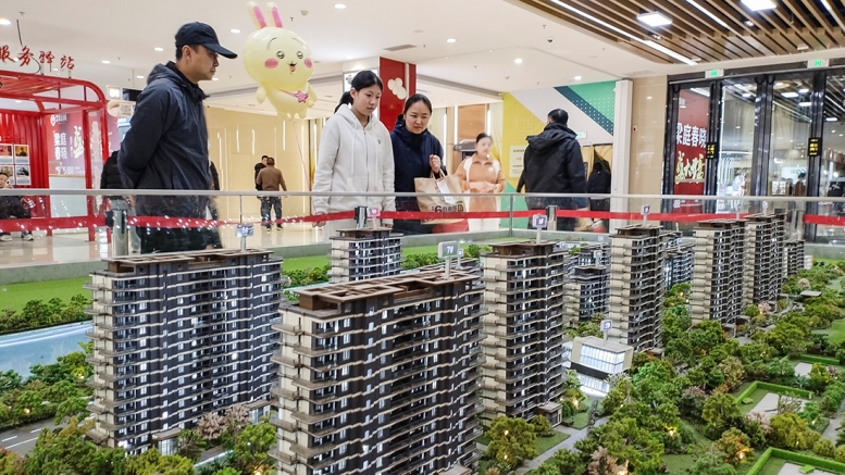 买房报销机票、还有度假基金，这个春节楼市“卷疯了”