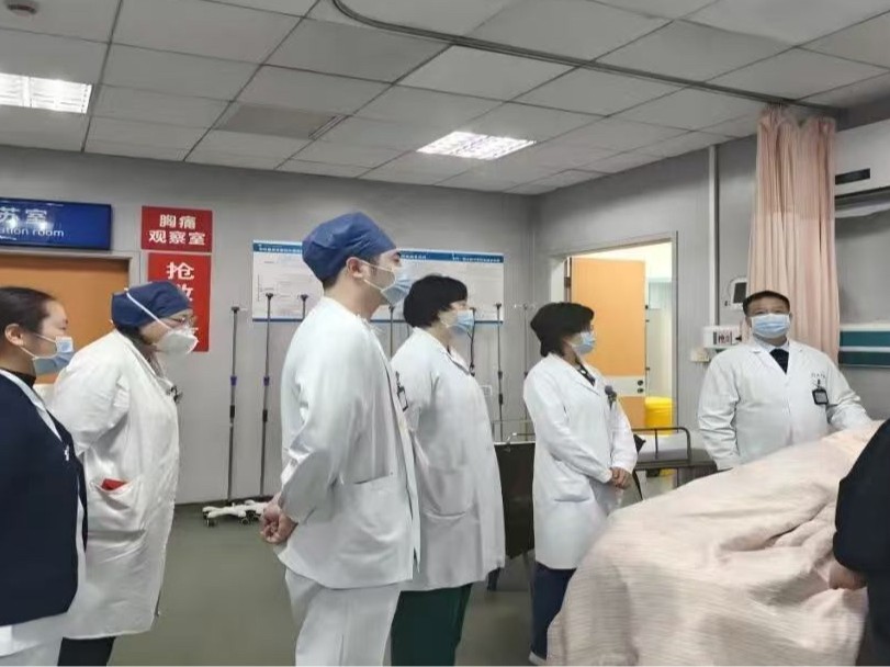 带团200天的导游、8年没返乡的餐饮人和急诊科医生的春节｜新春走基层