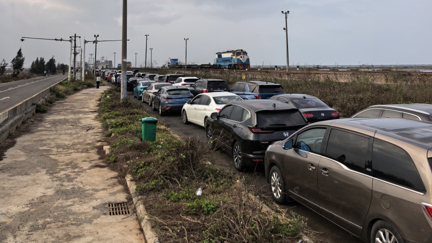 海南封关后首个春运：琼州海峡过海车票全部售罄，官方提示“黄牛”陷阱