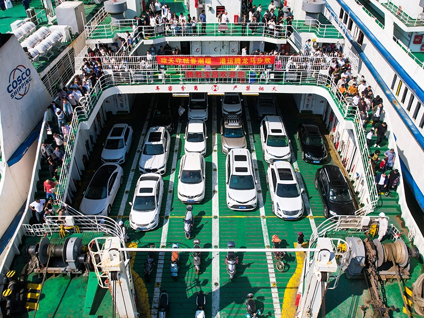 海南封关后首个春节：“二三线”大热，进出岛交通不畅