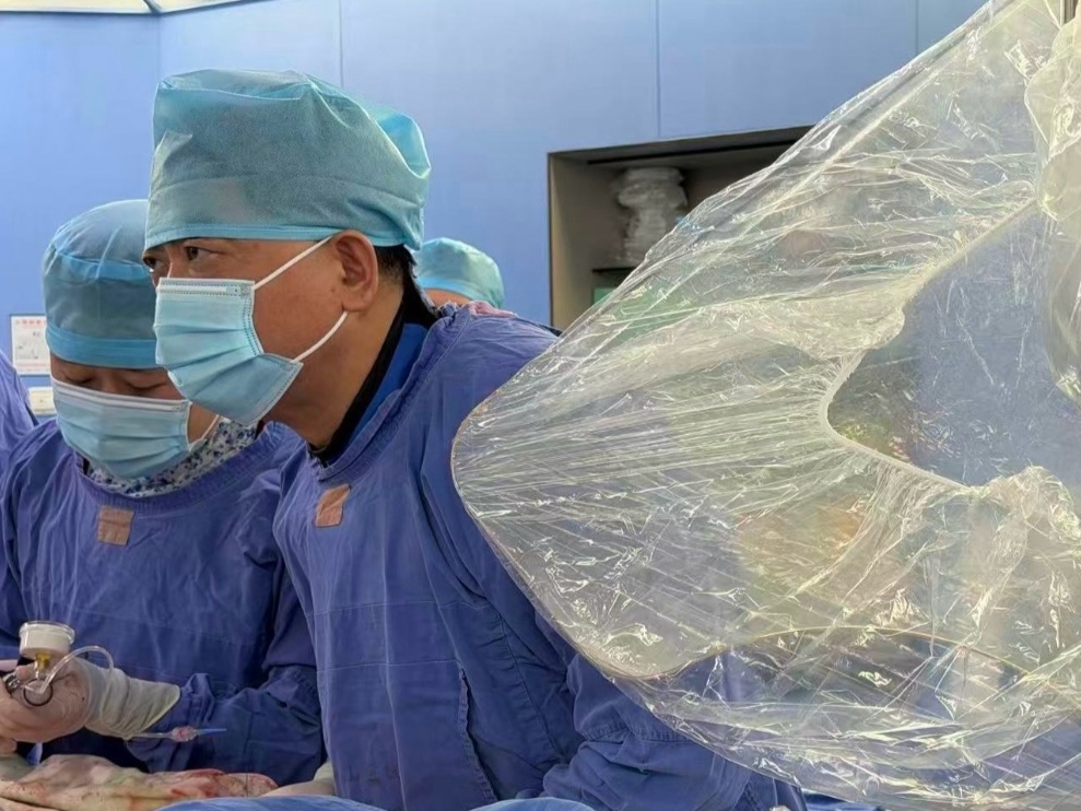 13岁被判“活不过30岁”，跨越万里的生命接力能否打破魔咒｜新春走基层