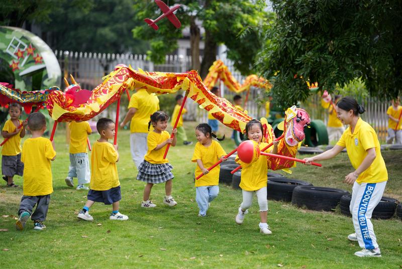 读数议政：代表委员详析“十五五”民生经济指标