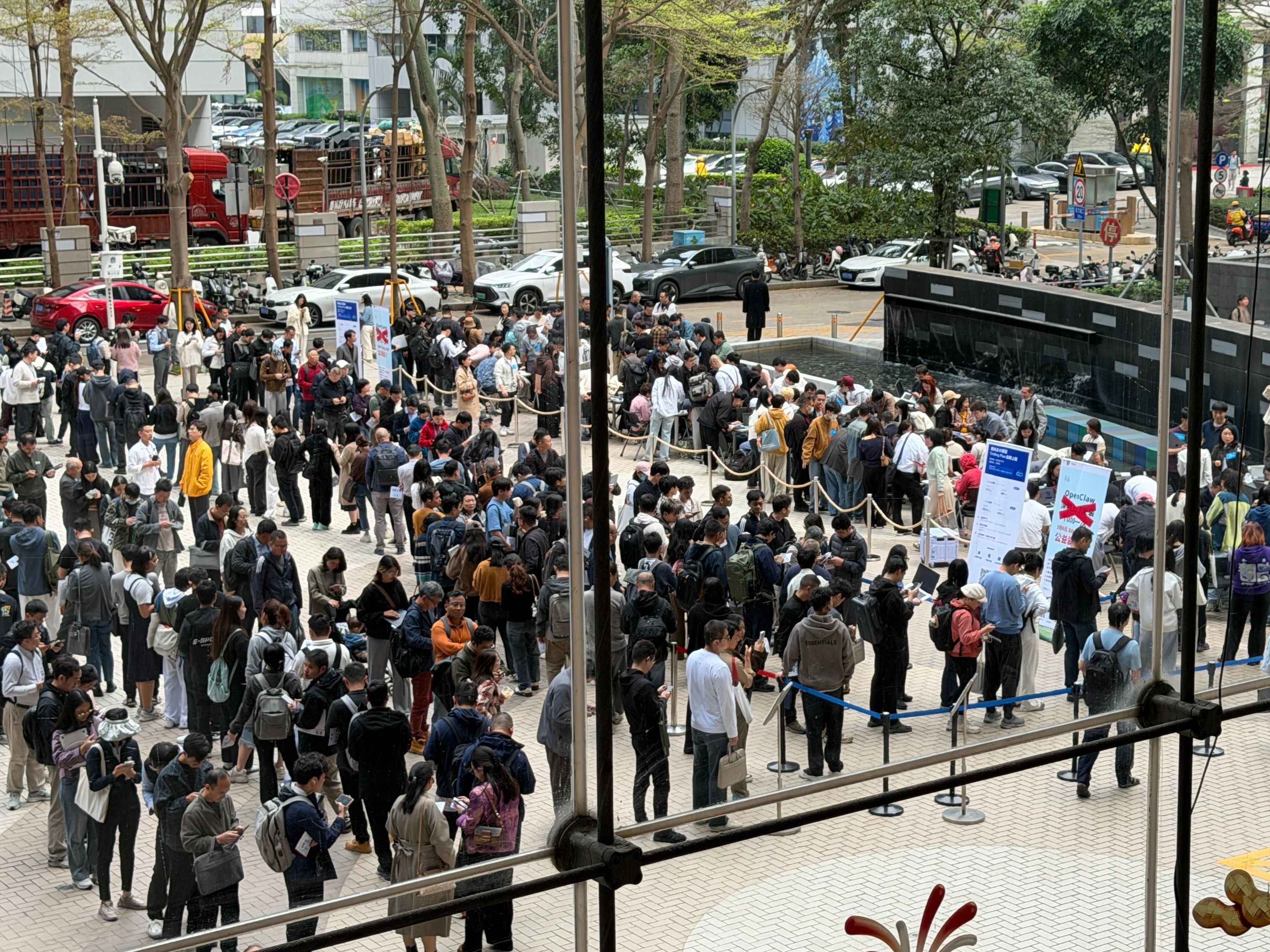 腾讯楼下近千人排队安装，用户都在用OpenClaw做什么？