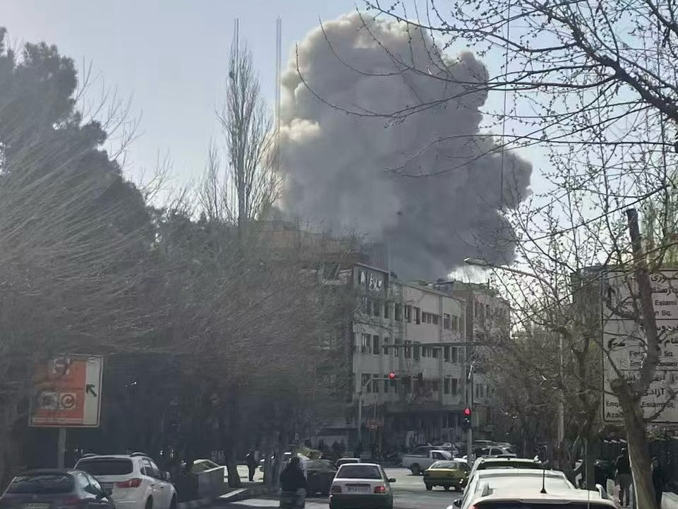 一财记者连线伊朗华人酒店经营者：酒店停业，合伙人向亚美尼亚转移