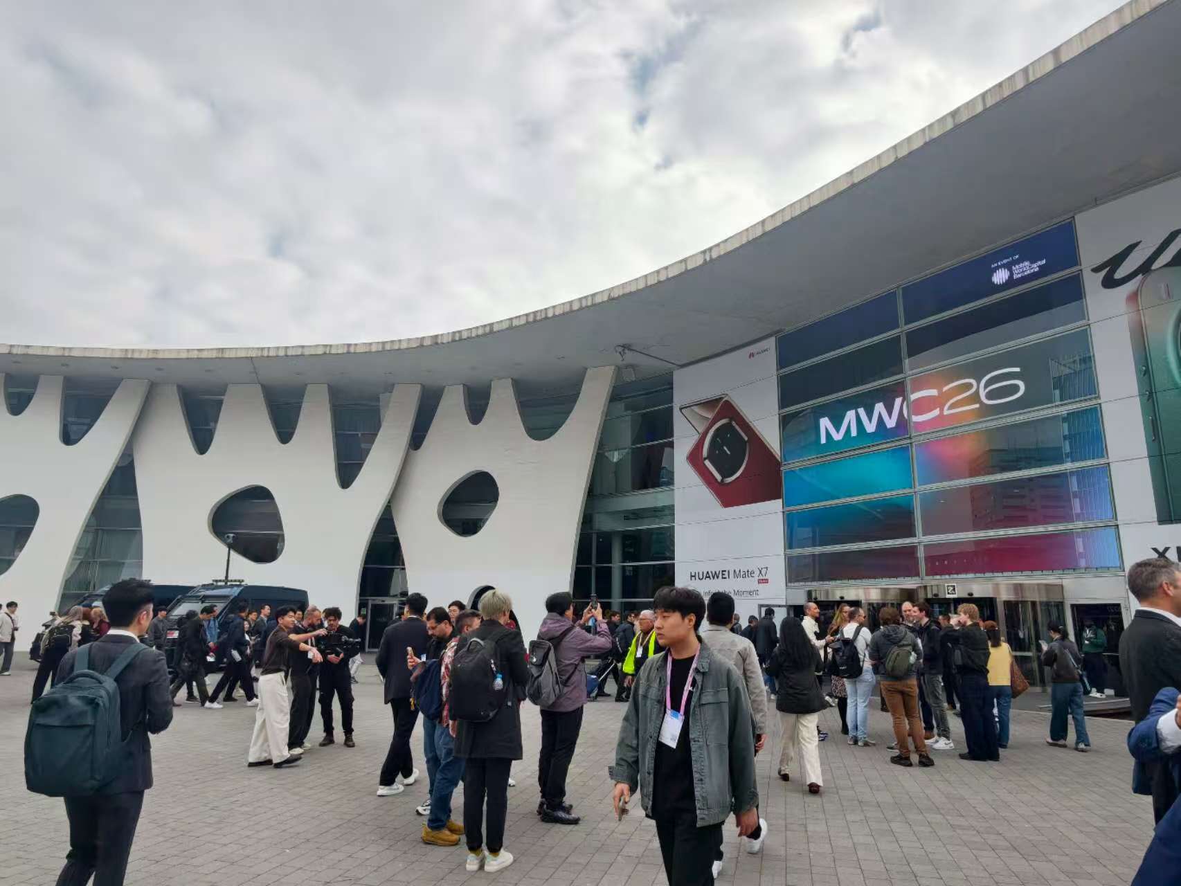直击MWC2026|AI重构通信网络，6G“卡位战”提前到来