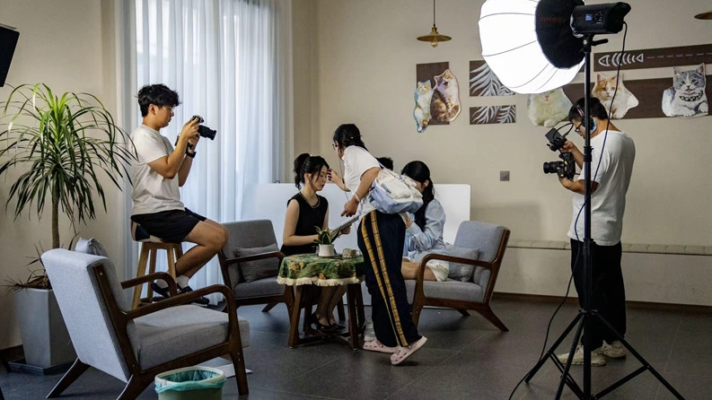 当“短剧之都”遭遇AI：影视基地为出租发愁