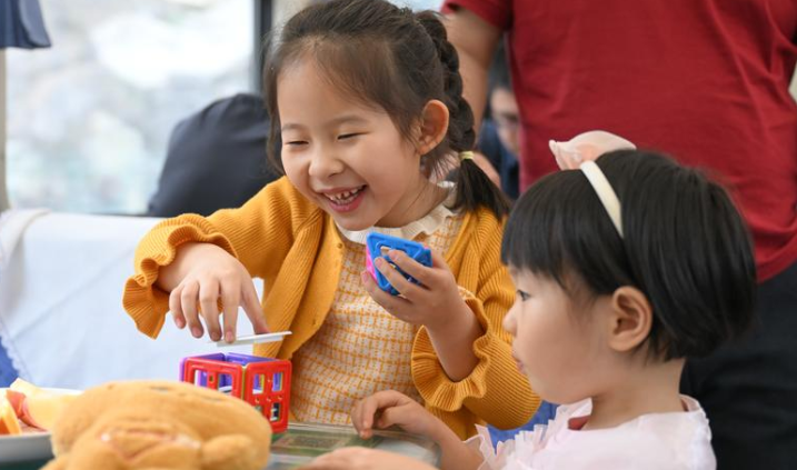 儿童友好建设全面推进，城市更新应引入“1米高度”儿童视角