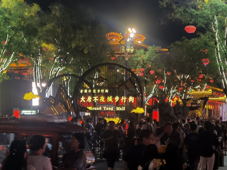 景区争抢春假经济，谁将瓜分“泼天流量”？