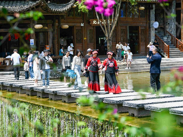 当春假遇上清明，多地掀起6天“超级假期”春季出游热潮 