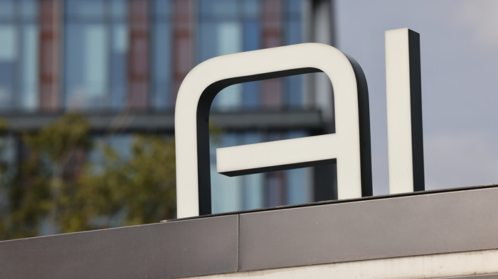 连续一个月霸榜！国产大模型调用量超越海外模型