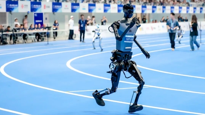 中国机器人，冲进暴风雪