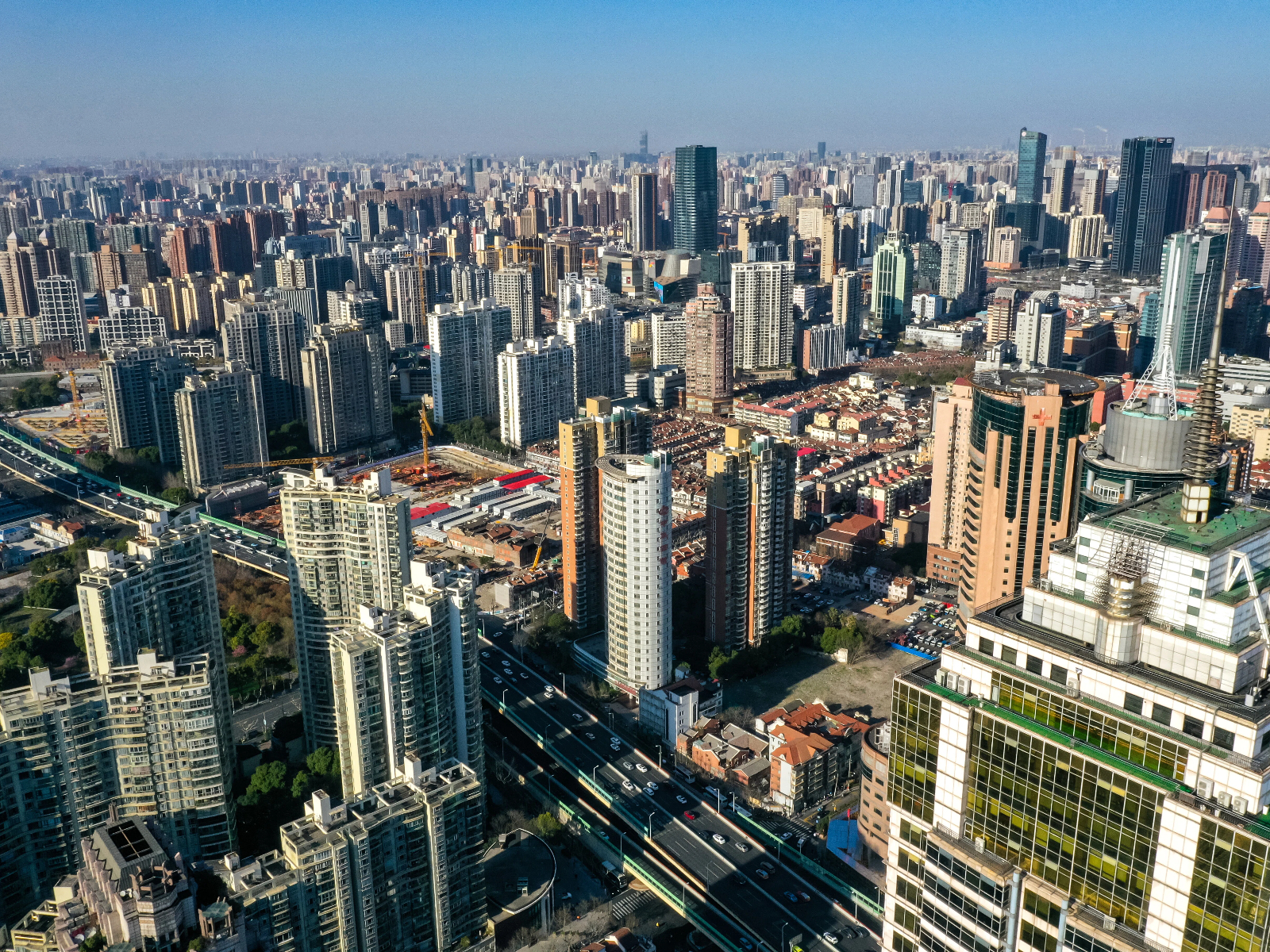 库存连涨51个月后首降，楼市供求关系释放积极信号