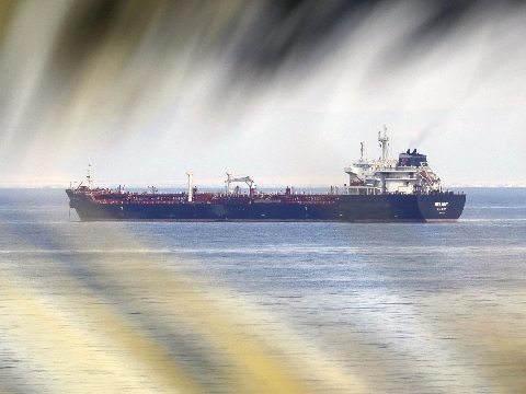 每桶原油收1美元？伊朗祭出霍尔木兹海峡“过路费”方案，美伊如何谈