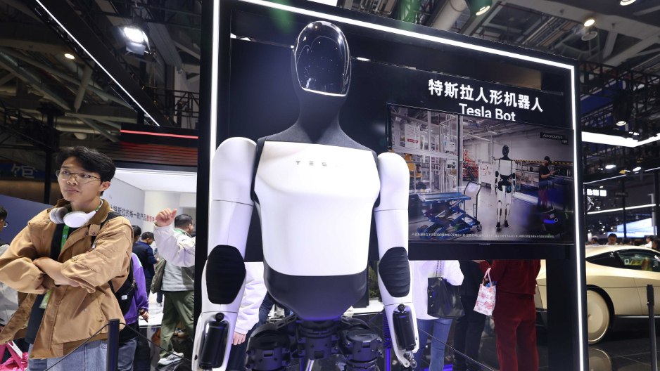 特斯拉带头量产人形机器人，汽车供应商涌入具身智能赛道