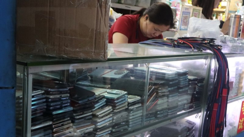 废旧手机被热炒后价格回落,华强北“满仓”商家有些心慌