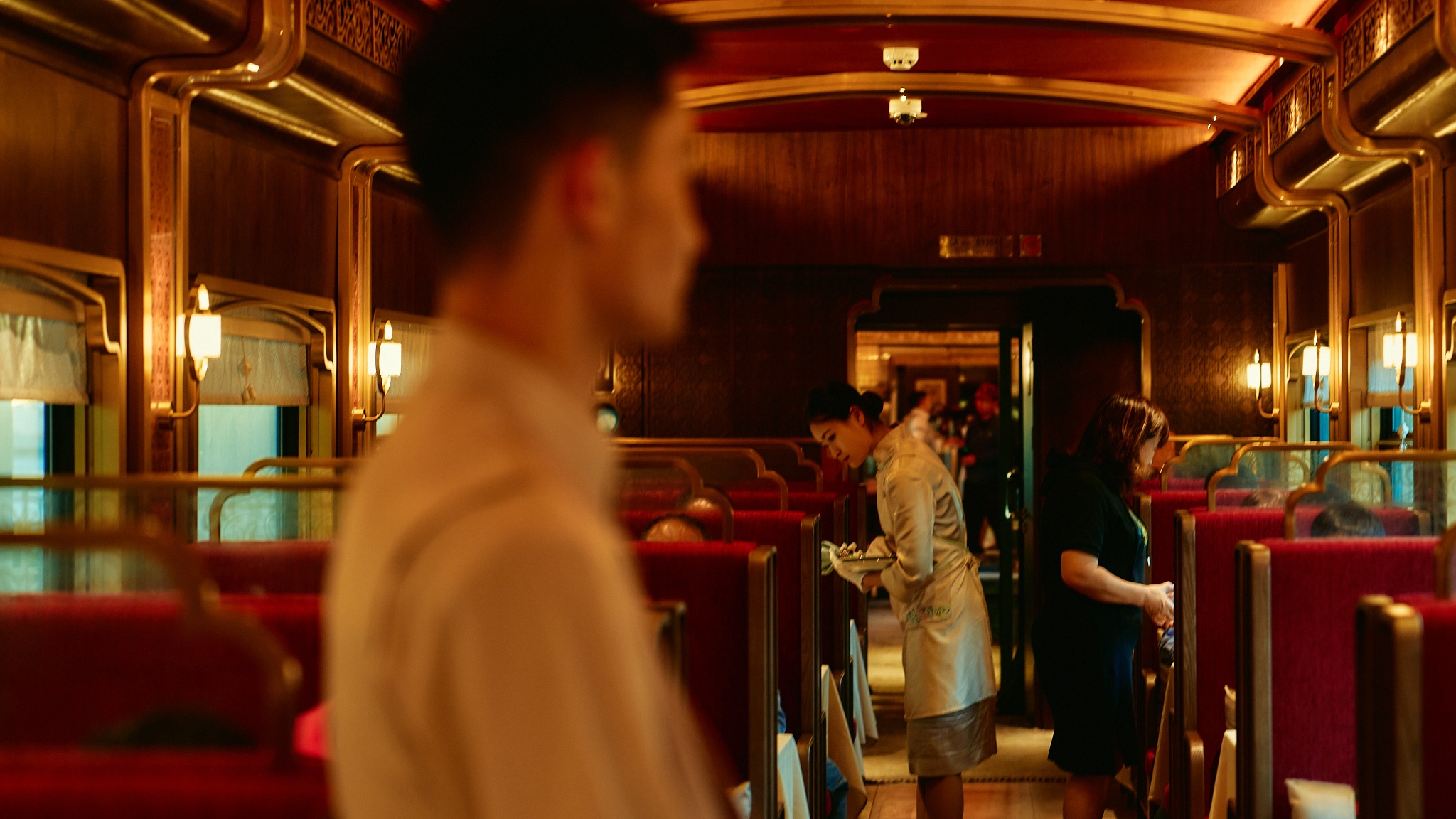 假日经济｜“五一”点燃旅游市场，“陆地邮轮”起航