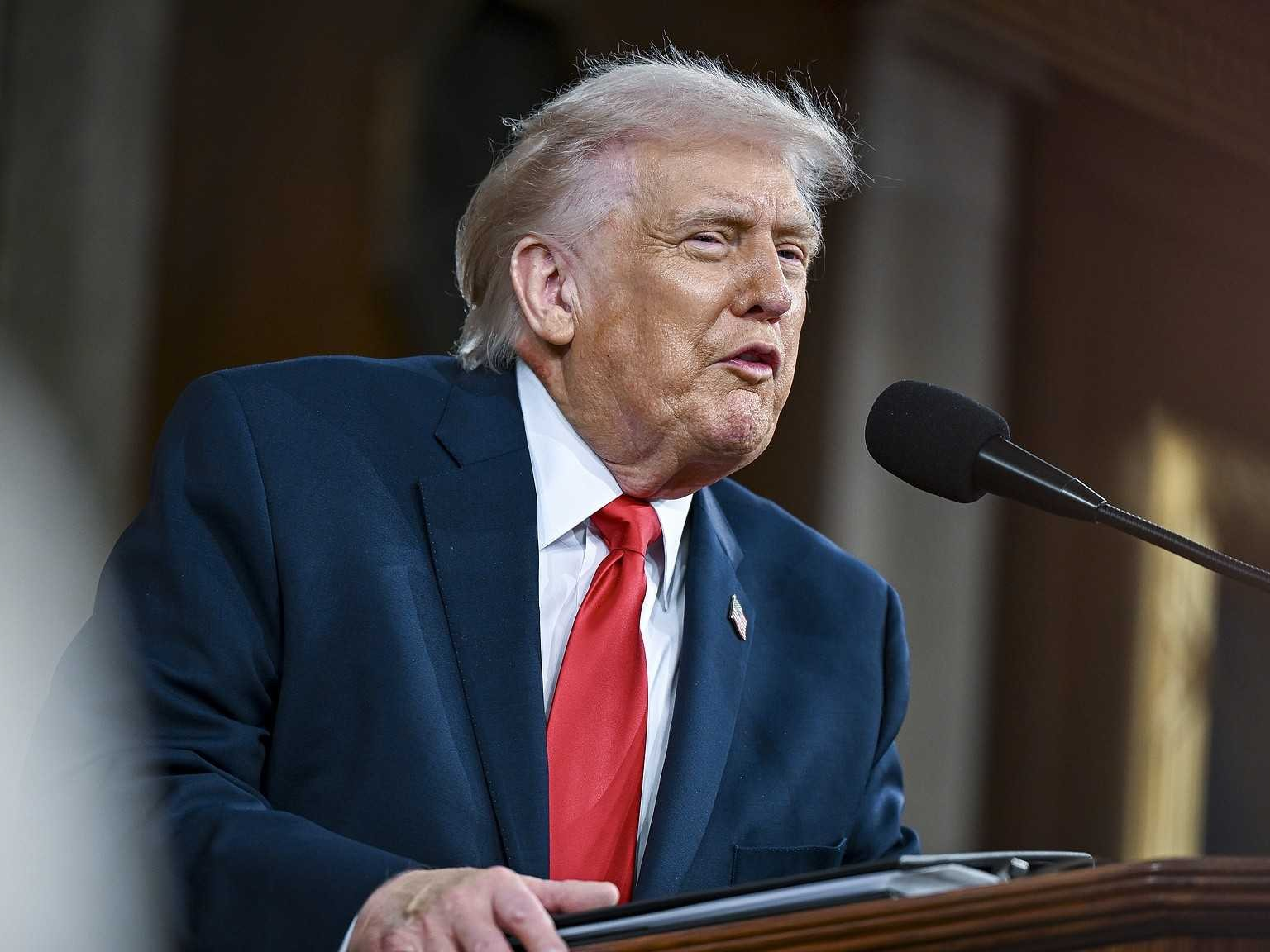 特朗普拟发布伊朗问题“重要更新”，美国经济滞胀风险加剧