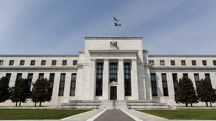 美联储会议纪要：通胀压力升温，但多数委员倾向于年内降息