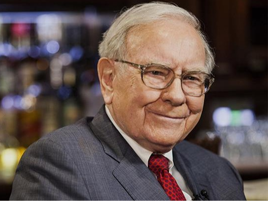 巴菲特股东大会前瞻：股价一年跑输标普40%，阿贝尔如何赢回投资人的心