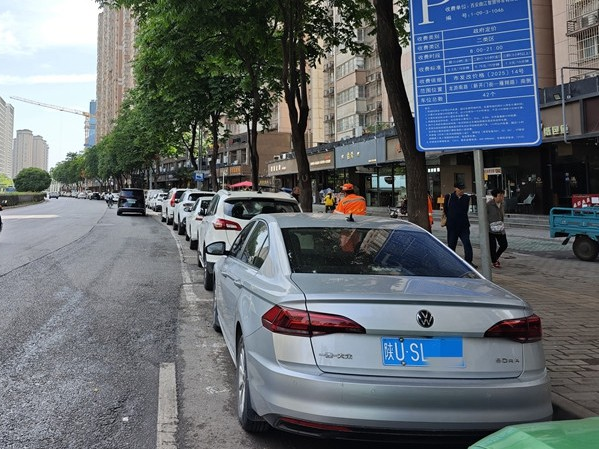 年欠费超200亿元，全国多地追缴停车“逃单”