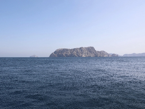 伊朗亮出新底牌，“海底咽喉”成博弈关键筹码？