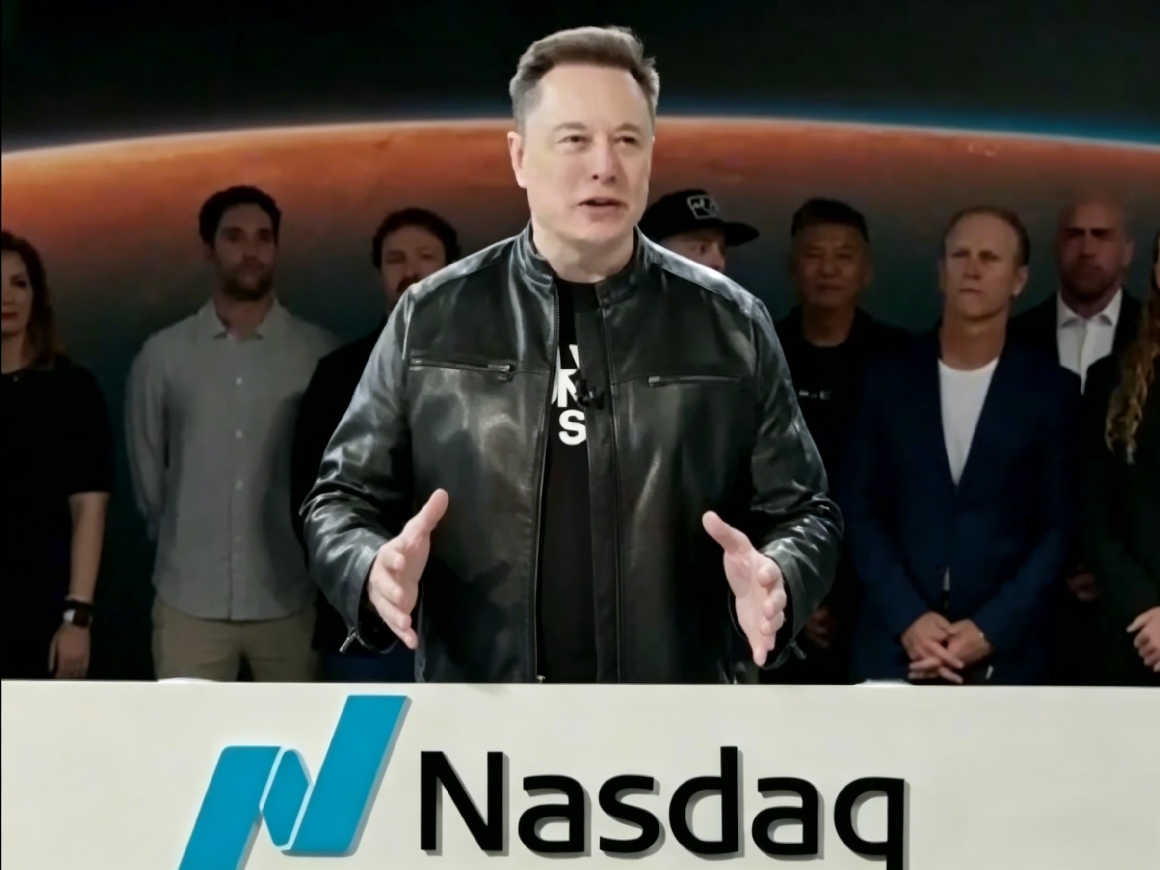 SpaceX首日开盘价报174美元 上涨29% 马斯克在德州同步敲钟