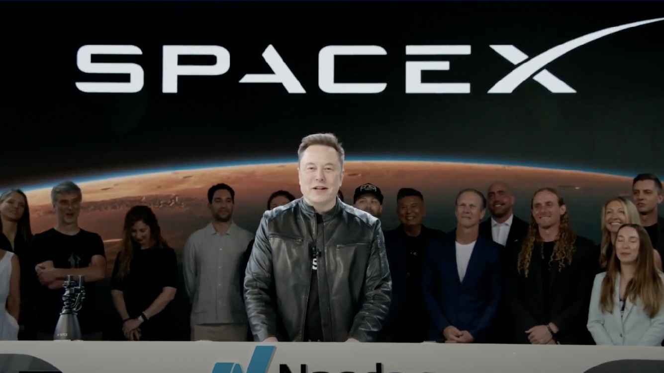 SpaceX市值空降美股前十，马斯克成为全球首位万亿美元富豪