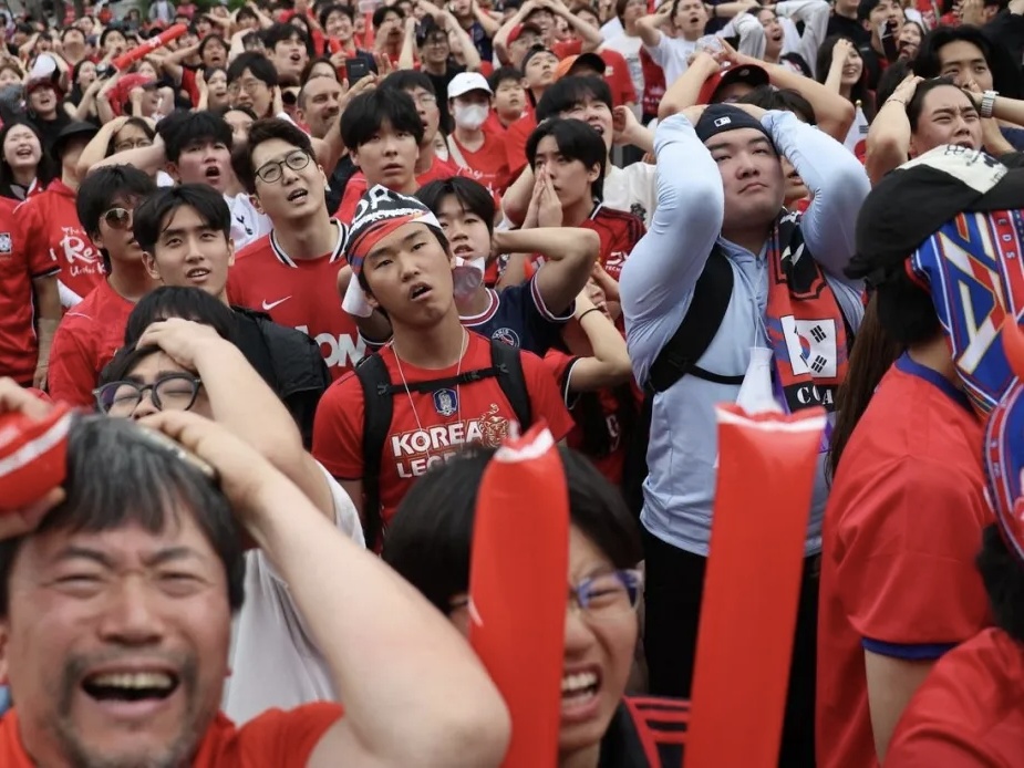 小组未出线韩国队主教练遭声讨，世界杯首轮淘汰赛哪些看点？