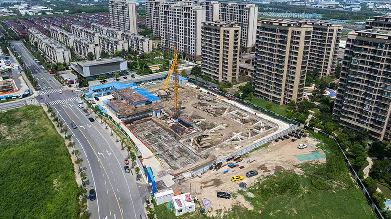 “钱多多”的科技巨头买楼又买地
