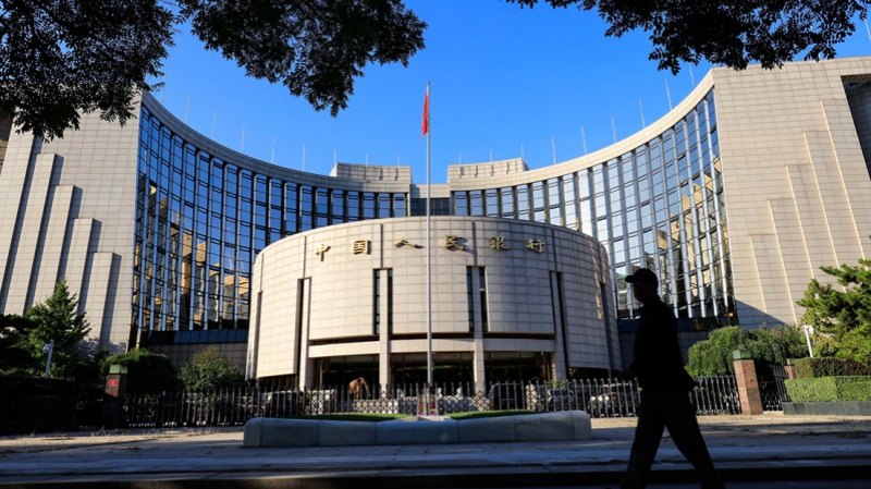 2.1万亿隔夜逆回购护航跨月，央行“给量不给价”释放清晰信号