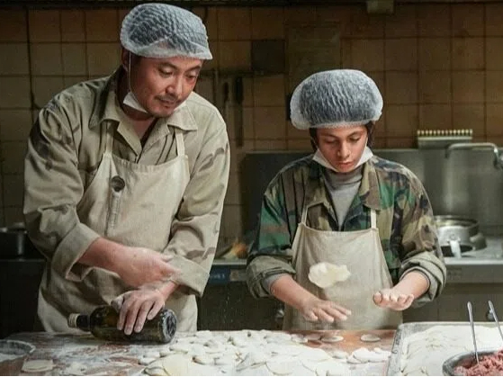 战火中如何“好好吃饭”？《龙餐馆》给出平凡人的答案
