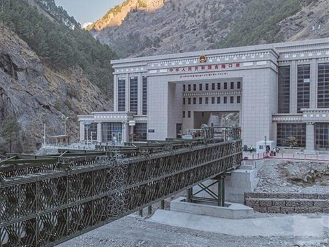 洪流冲击中尼贸易“生命线”：吉隆口岸为何建在深切河谷中