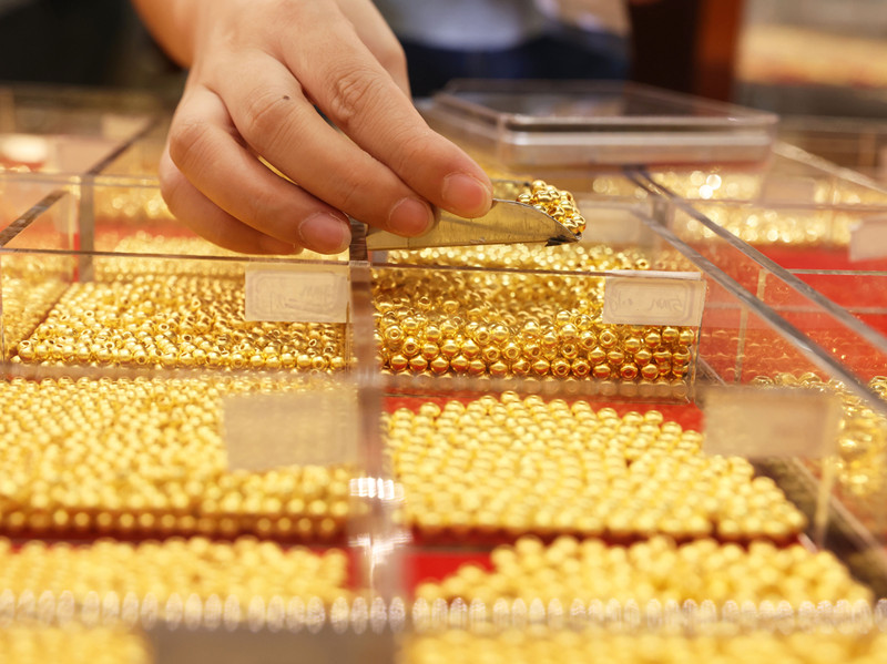 金饰克价一天跌近20元，黄金品牌加码投资金生意