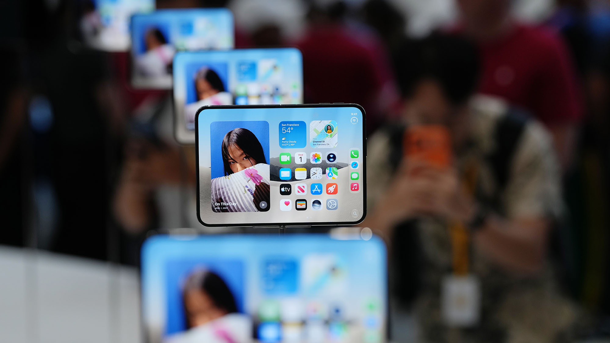 顶配2.65万！苹果史上最贵iPhone诞生，iPhone 18 Pro同步全面涨价