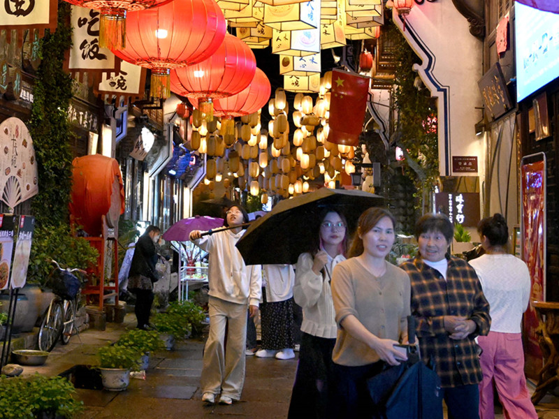 多家企业中秋国庆连休13天，超50所高校宣布连休13天