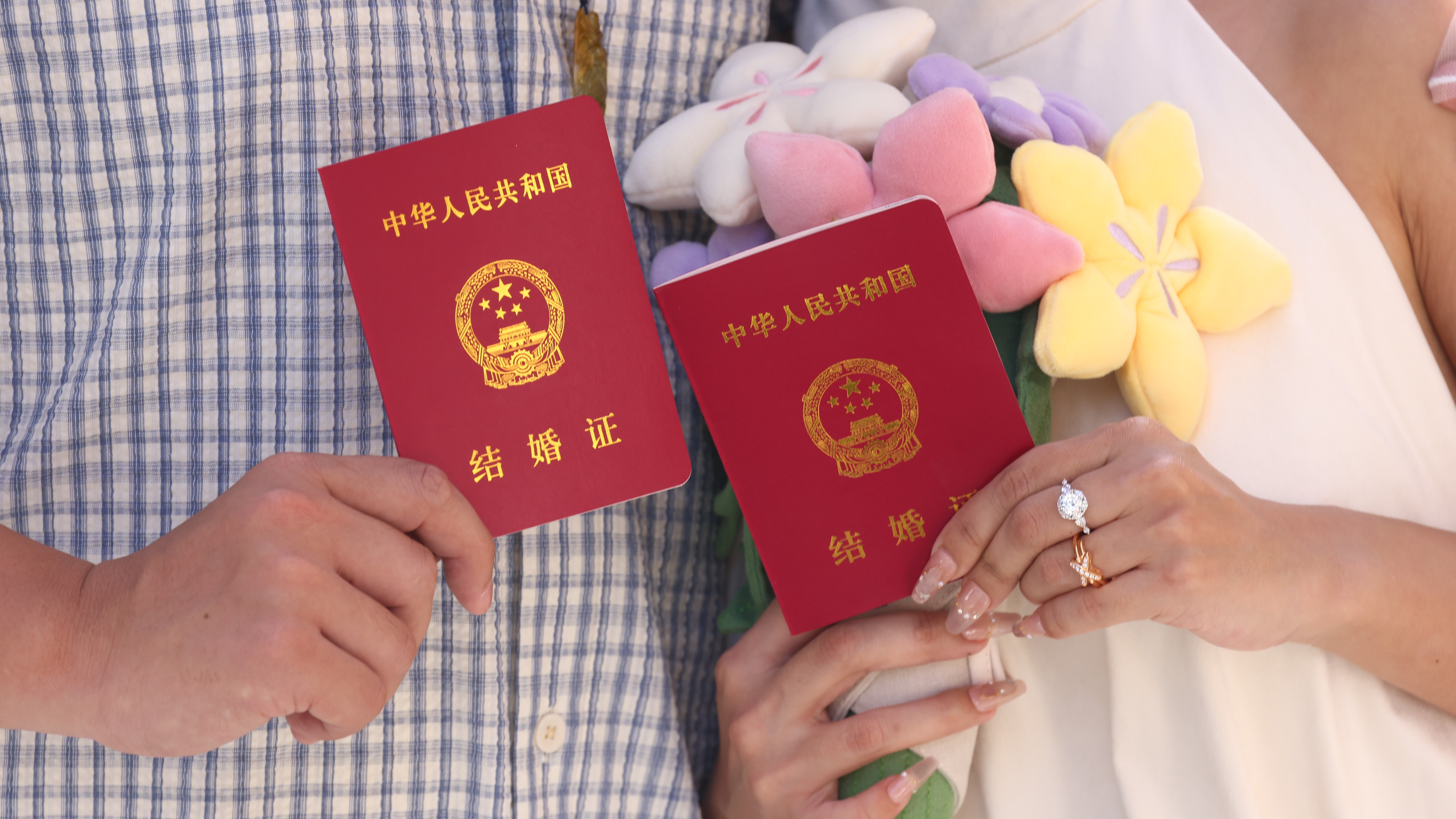 去年我国25至29岁结婚人数最多  