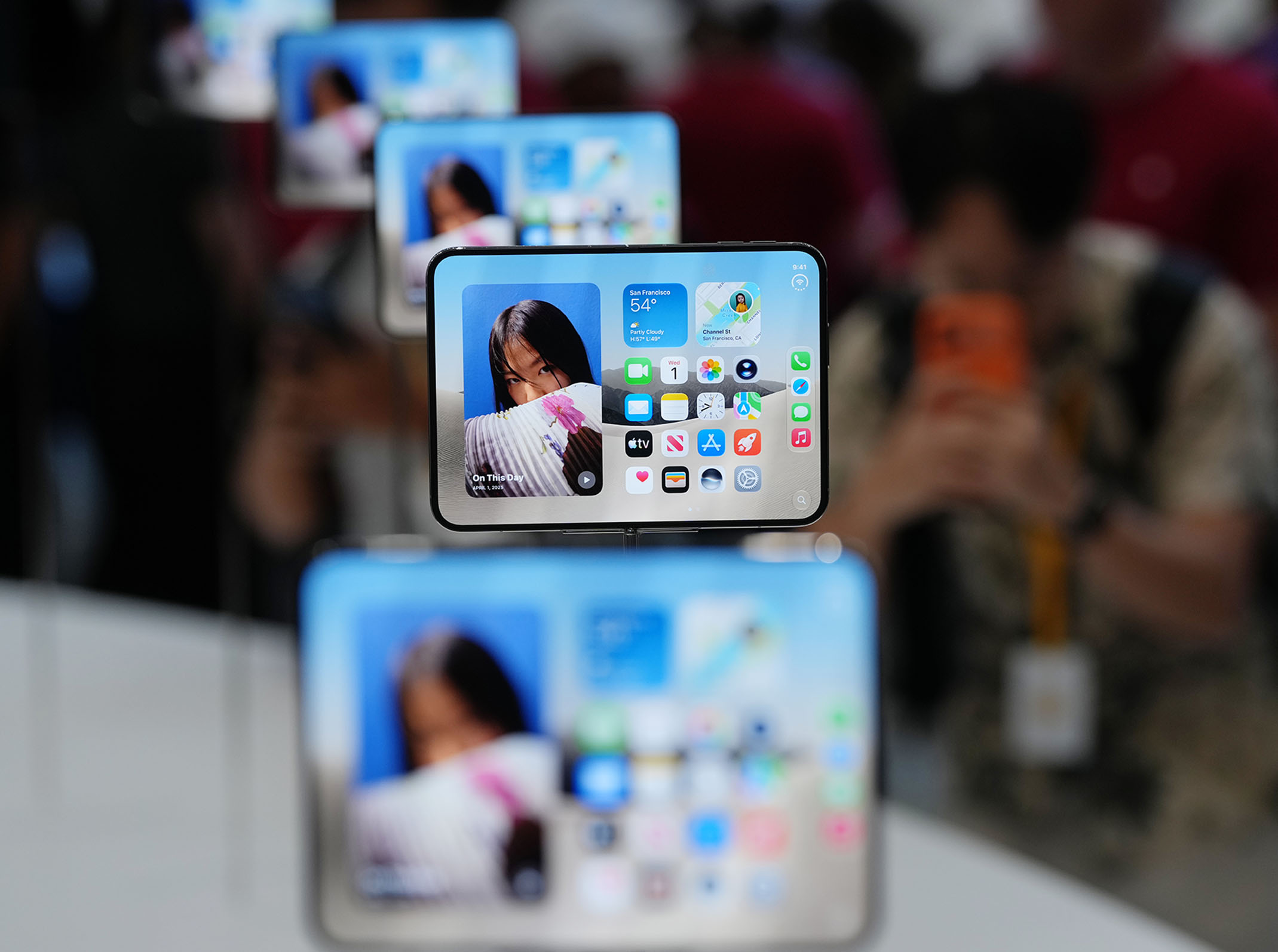 顶配2.65万！苹果史上最贵iPhone诞生，iPhone 18 Pro同步全面涨价